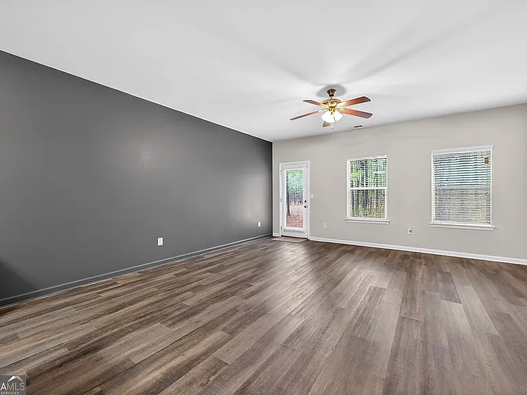 4497 Ravenwood Dr — Photo 10