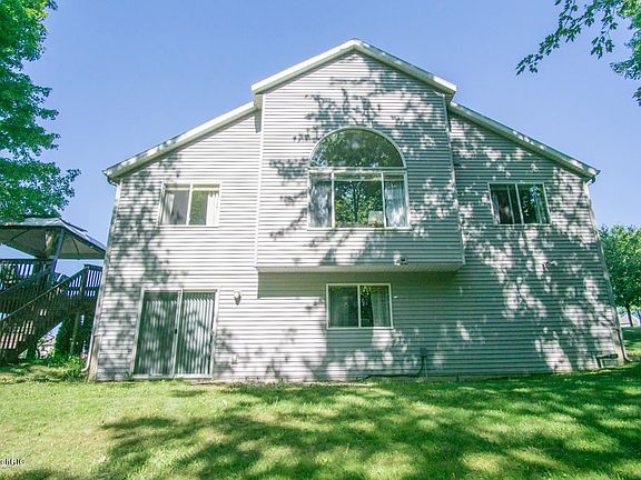 3rd image of 2140 Winston View Dr NE