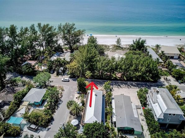104 29th St #3, Holmes Beach, FL 34217