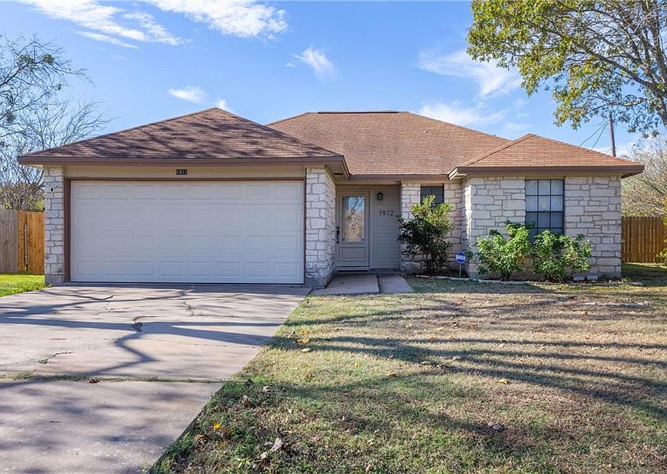 1st image of 1912 Maple Vista Dr