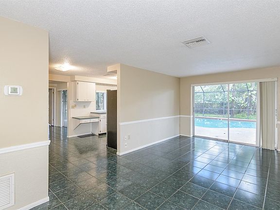 5th image of 1267 Royal Oak Dr