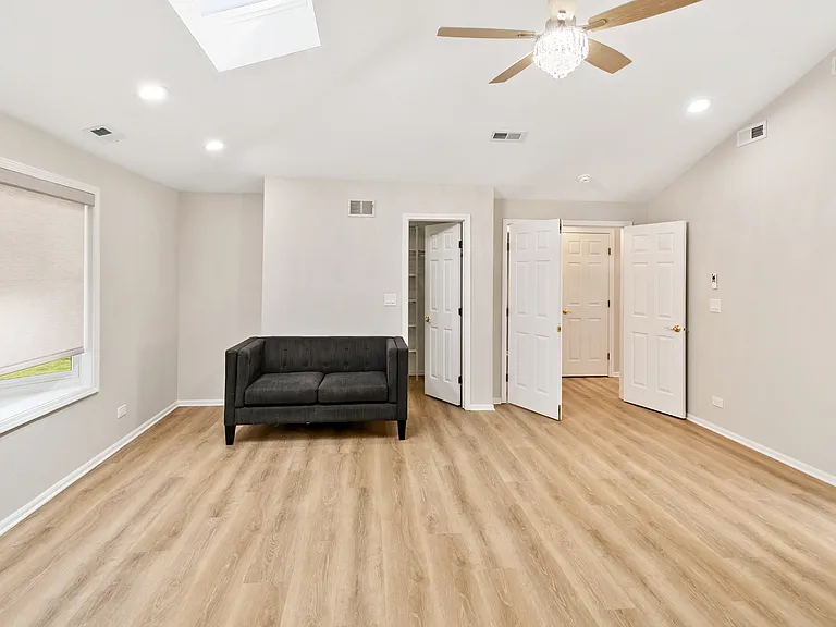 3N425 N Howard Ave — Photo 21