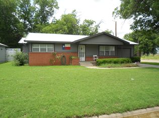 111 Mel St, Winters, TX 79567