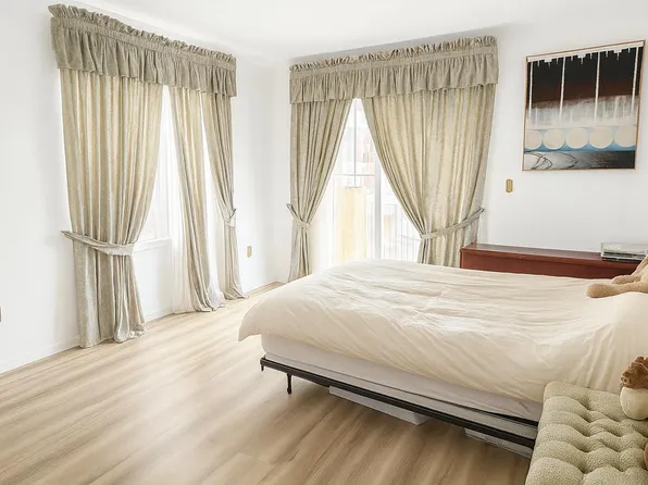 60 Oceana Drive West image 19 of 21