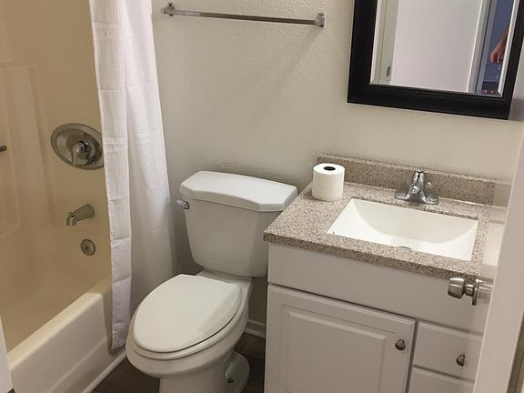 Unit "B", Bathroom
