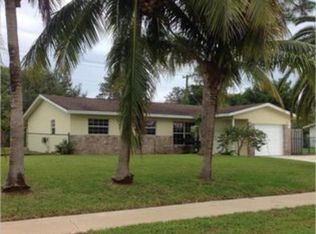 3132 Pinehurst Dr, Lake Worth, FL 33467