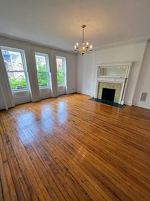 Rented by R New York | media 38