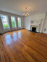 Rented by R New York