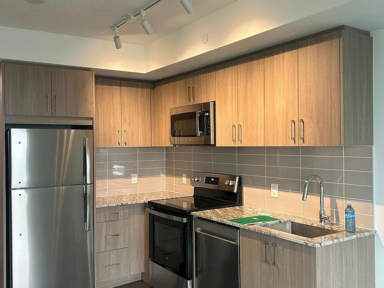 4010 Eglinton Ave W #1409 — Photo 3