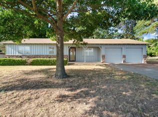 305 Walnut Creek Dr, Azle, TX 76020