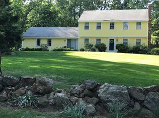 20 Estabrook Rd, Carlisle, MA 01741