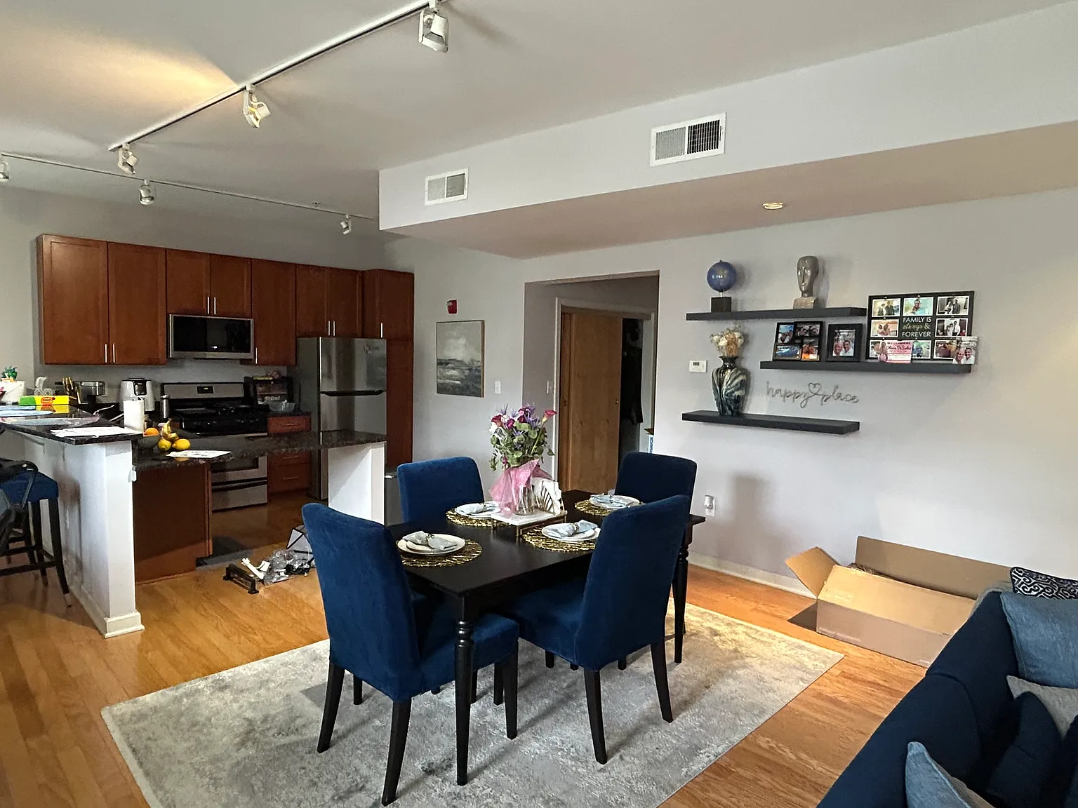 1 bed, 1143 sqft, $1,750 — Photo 4