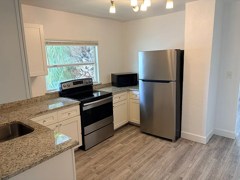 2745 2nd Ave S #3 — Photo 4