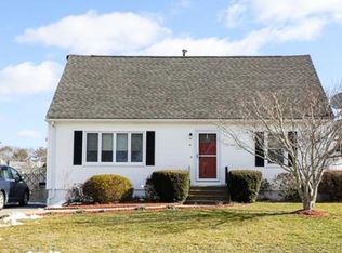 37 Heritage Dr, New Bedford, MA 02745