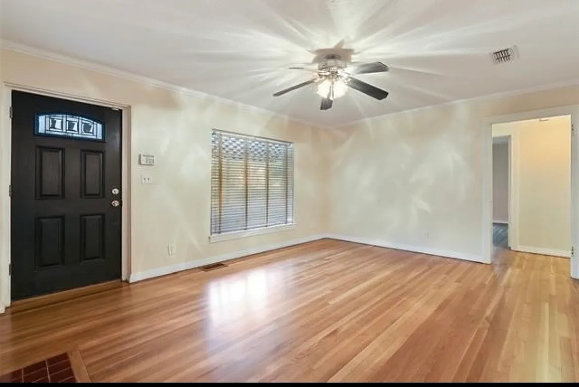 3 bed, 1400 sqft, $3,100 — Photo 4