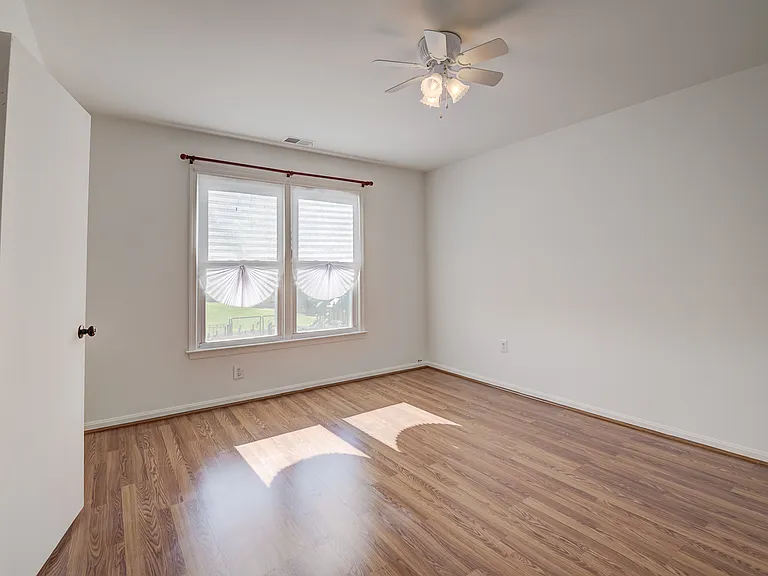 13907 Concord Ave — Photo 34