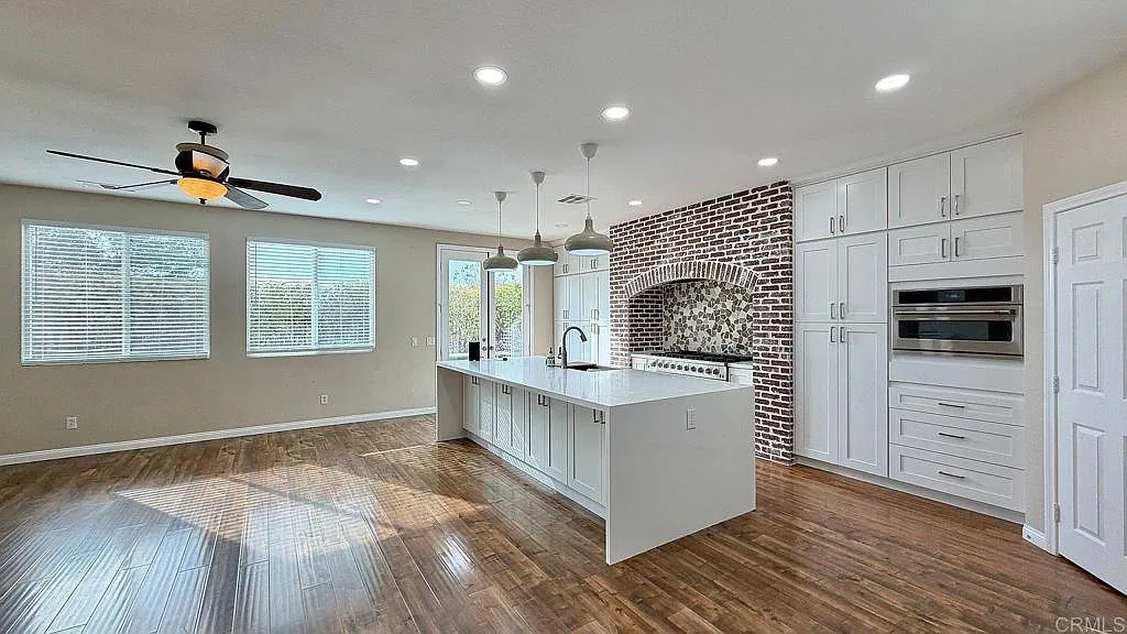 4 bed, 3.0 bath, 3014 sqft, $5,448 — Photo 3