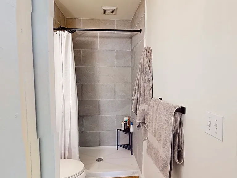 1376 Deerfield Rd — Photo 8