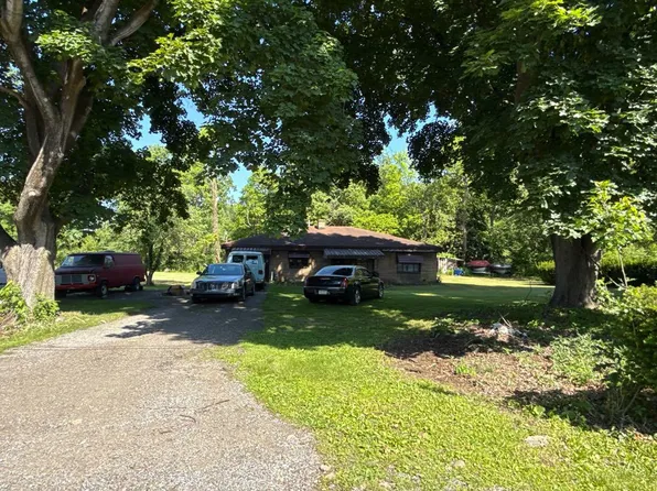 112 French Way, Ellwood City, PA 16117