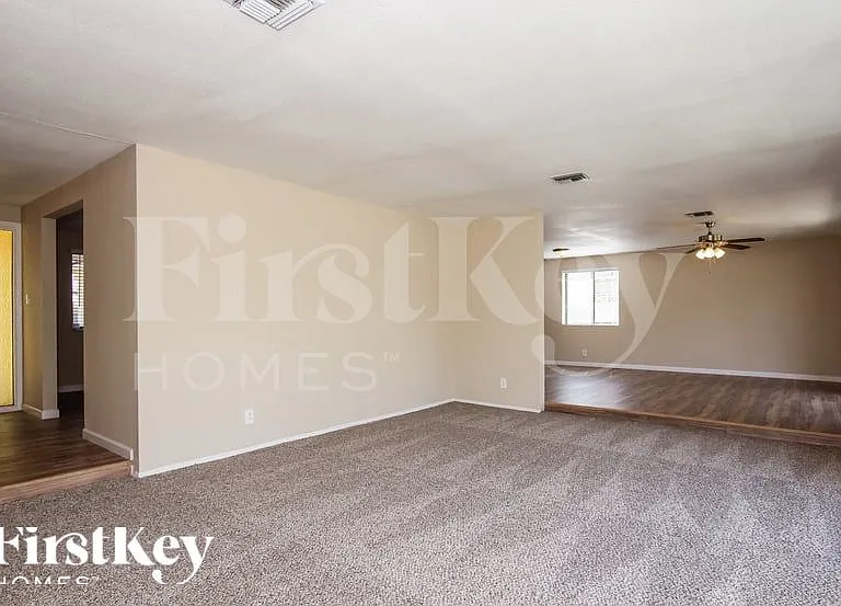 3826 W Griswold Rd — Photo 7