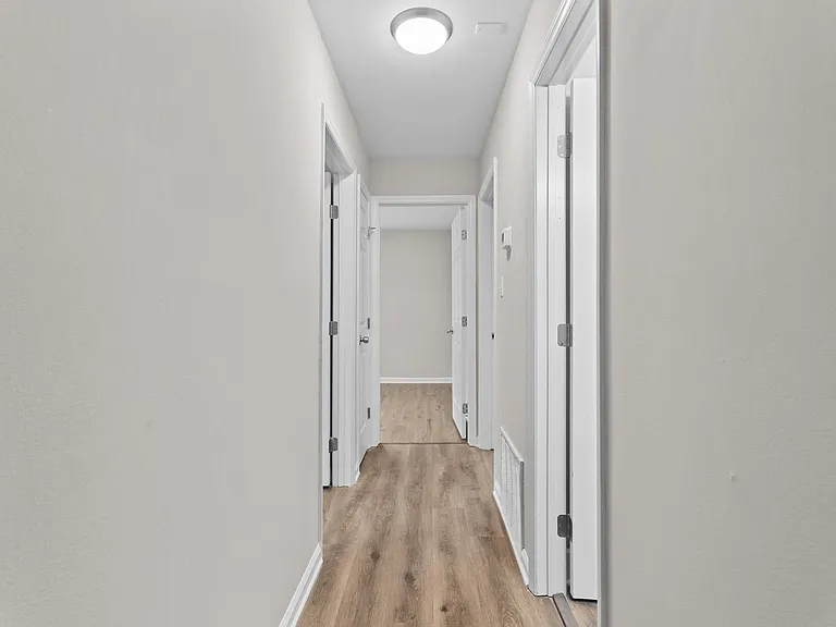 Donovan Place Apartments — Photo 30