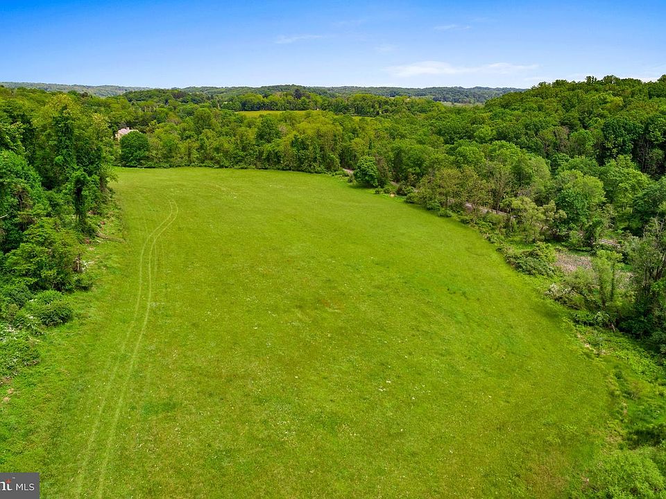 1st image of 470 Hillendale Rd