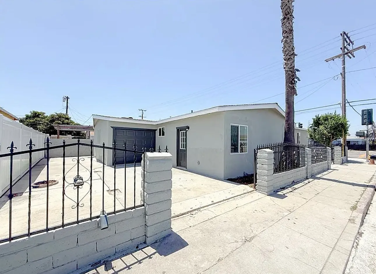 2 bed, 900 sqft, $3,200 — Photo 1