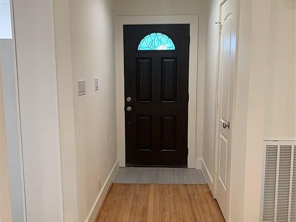 5th image of 4521 Benning Dr