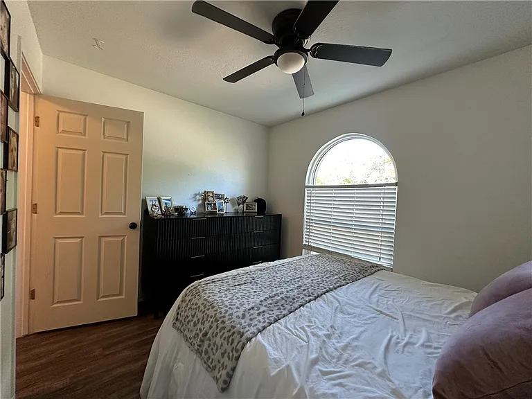 1213 Montreal Dr — Photo 21