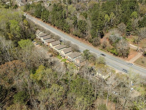 2nd image of 1390 Barnett Shoals Road