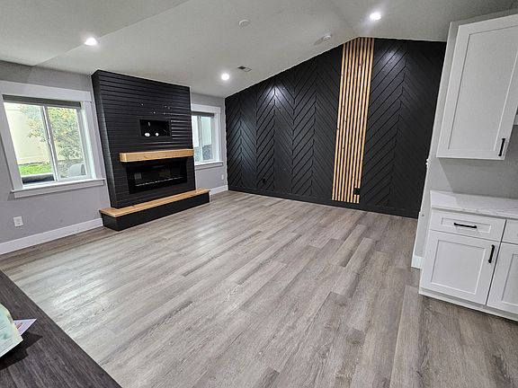 2nd image of 3216 Aqueduct Ln