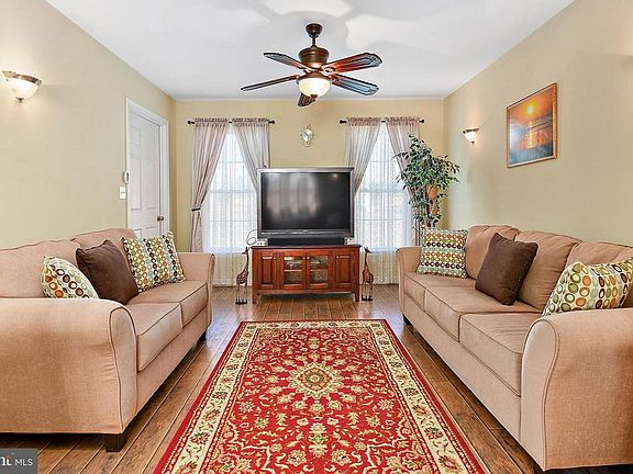 5th image of 1618 Crawford Dr