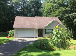 1 Rebecca Ln, Simsbury, CT 06070