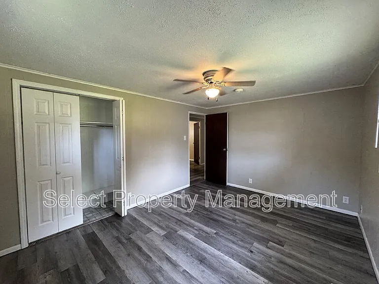 1210 Asbury Dr — Photo 12