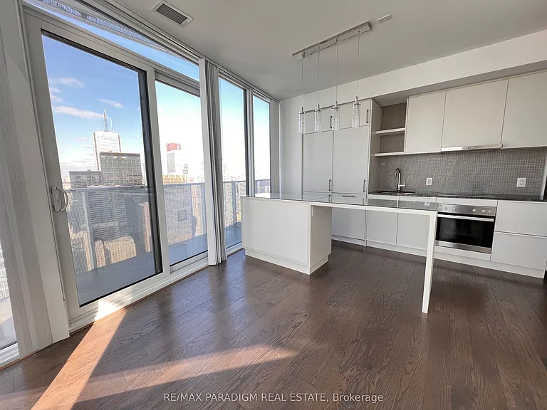 100 Harbour St #6002 — Photo 6