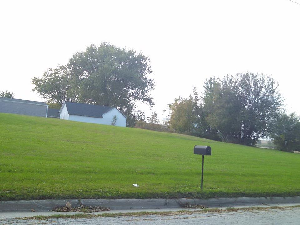 2nd image of 2201 Edgington Ave