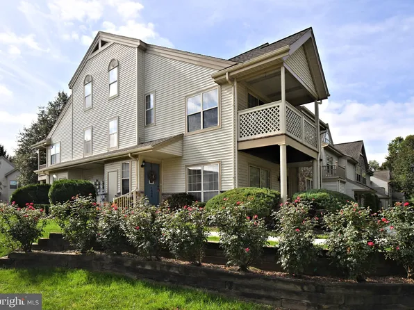 1808 Foxmeadow Cir #1808, Royersford, PA 19468