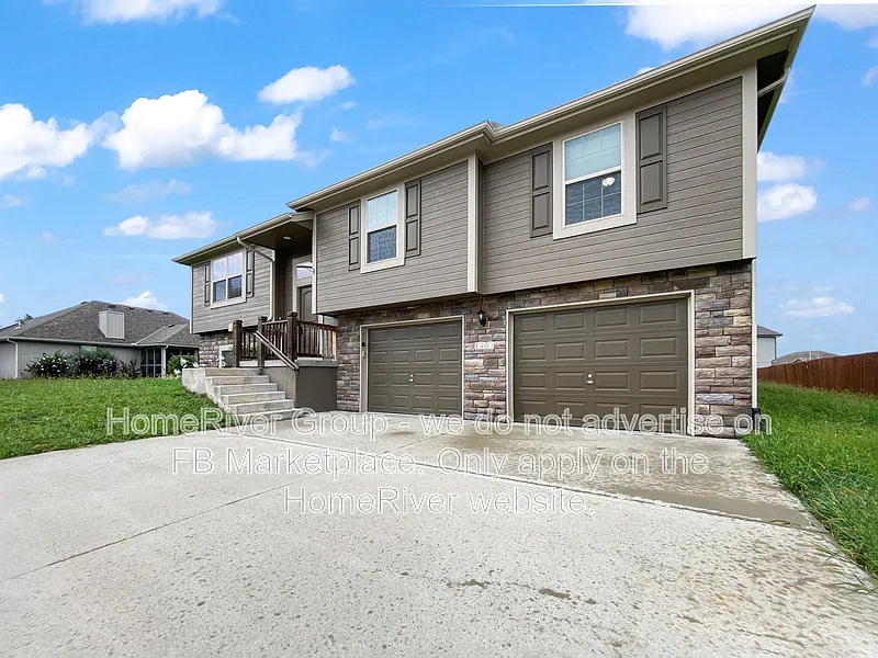 4 bed, 3.0 bath, 2200 sqft, $2,575 — Photo 2