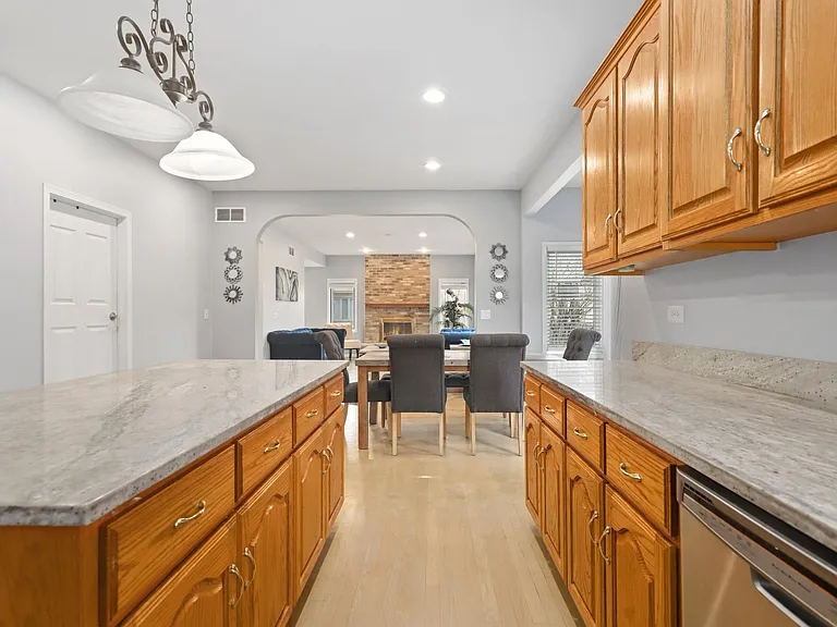 520 N Veterans Pkwy — Photo 12