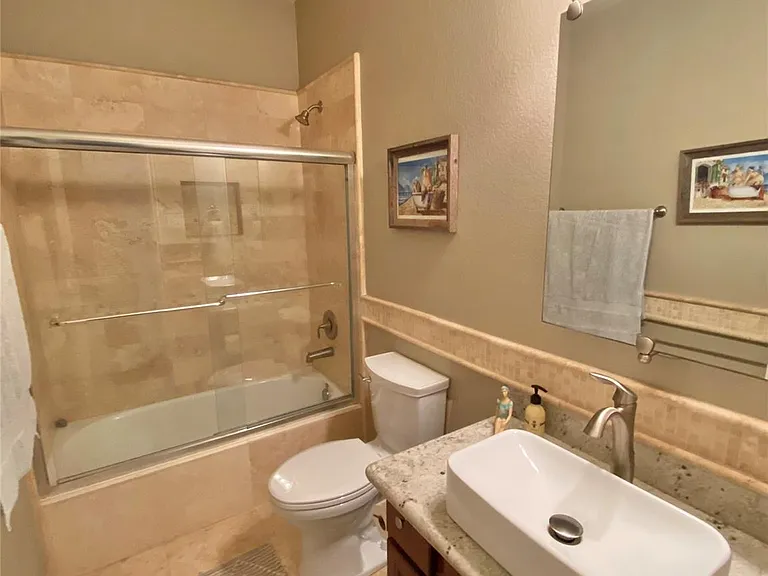110 N Hawkhurst Cir — Photo 13