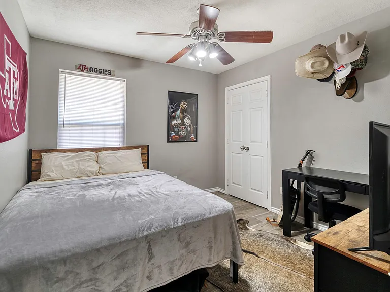1008 Gardenia St — Photo 13