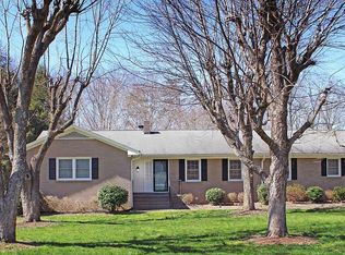 602 Thornwood Rd, Jamestown, NC 27282
