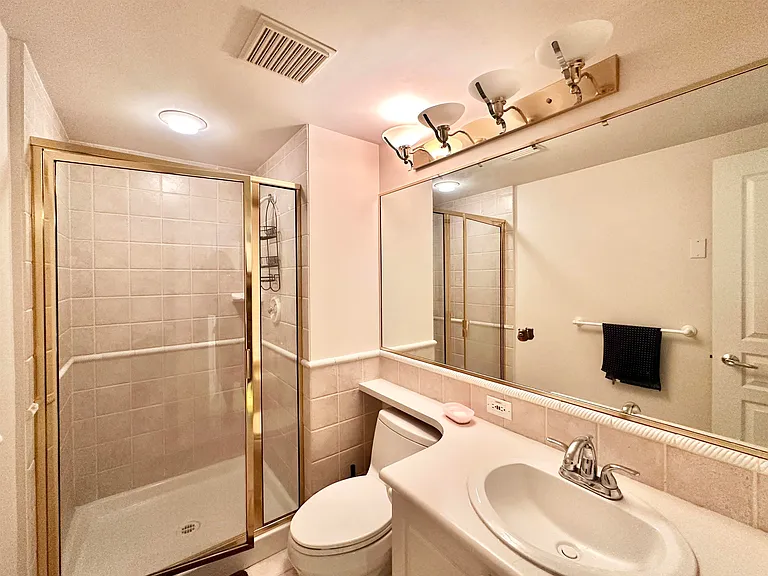 5615 Hampton Pl #205 — Photo 3