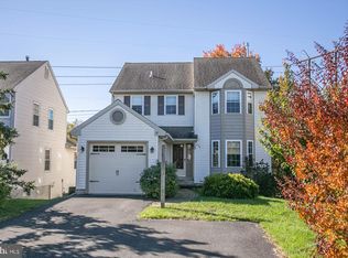 425 Tudor Rd, Collegeville, PA 19426