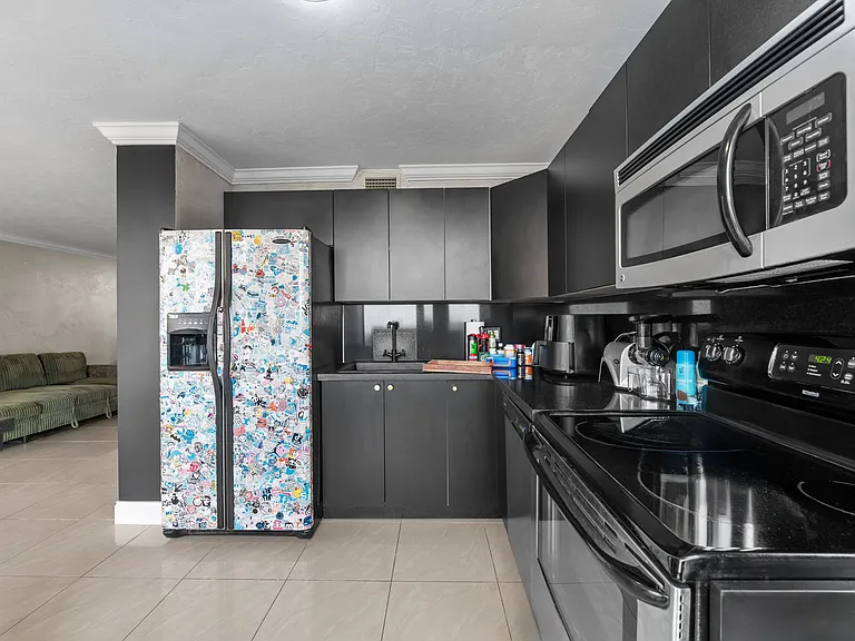 1000 Parkview Dr #1025 — Photo 7