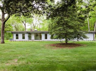 56 Dolan Dr, Guilford, CT 06437