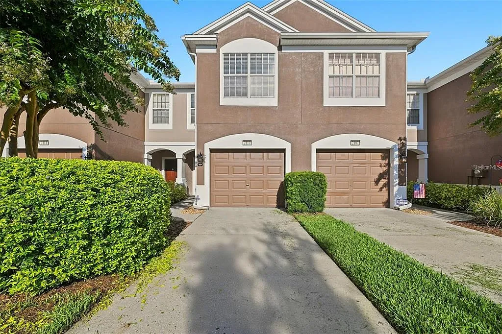 3 bed, 2.5 bath, 1622 sqft, $2,100 — Photo 1
