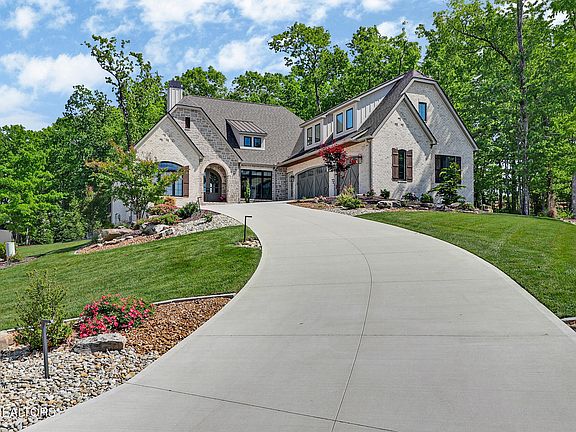 3rd image of 154 Chestnut Ridge Ln