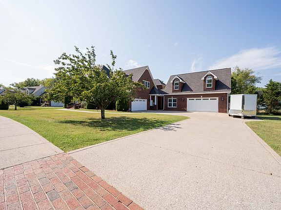 2nd image of 404 Whitney Dr