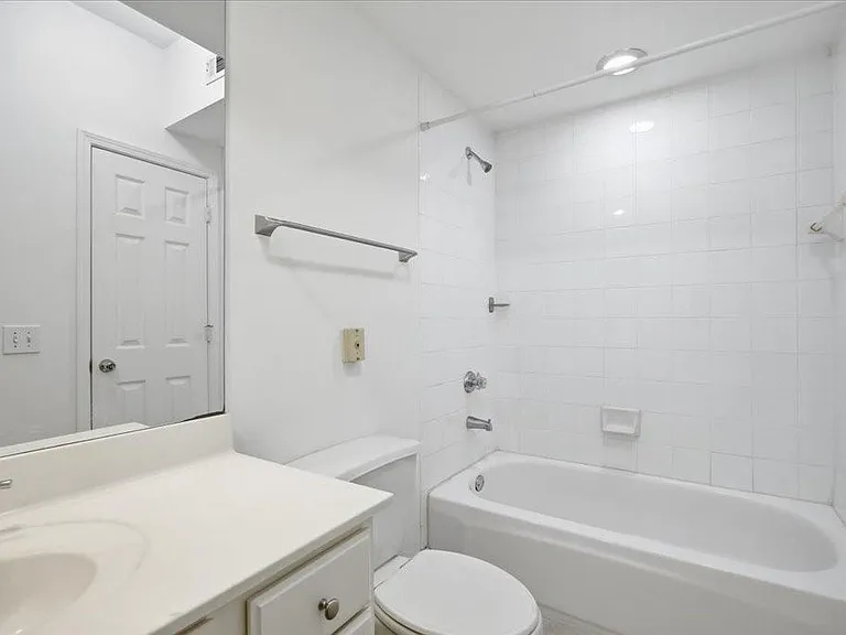 3777 Peachtree Rd NE #1432 — Photo 24
